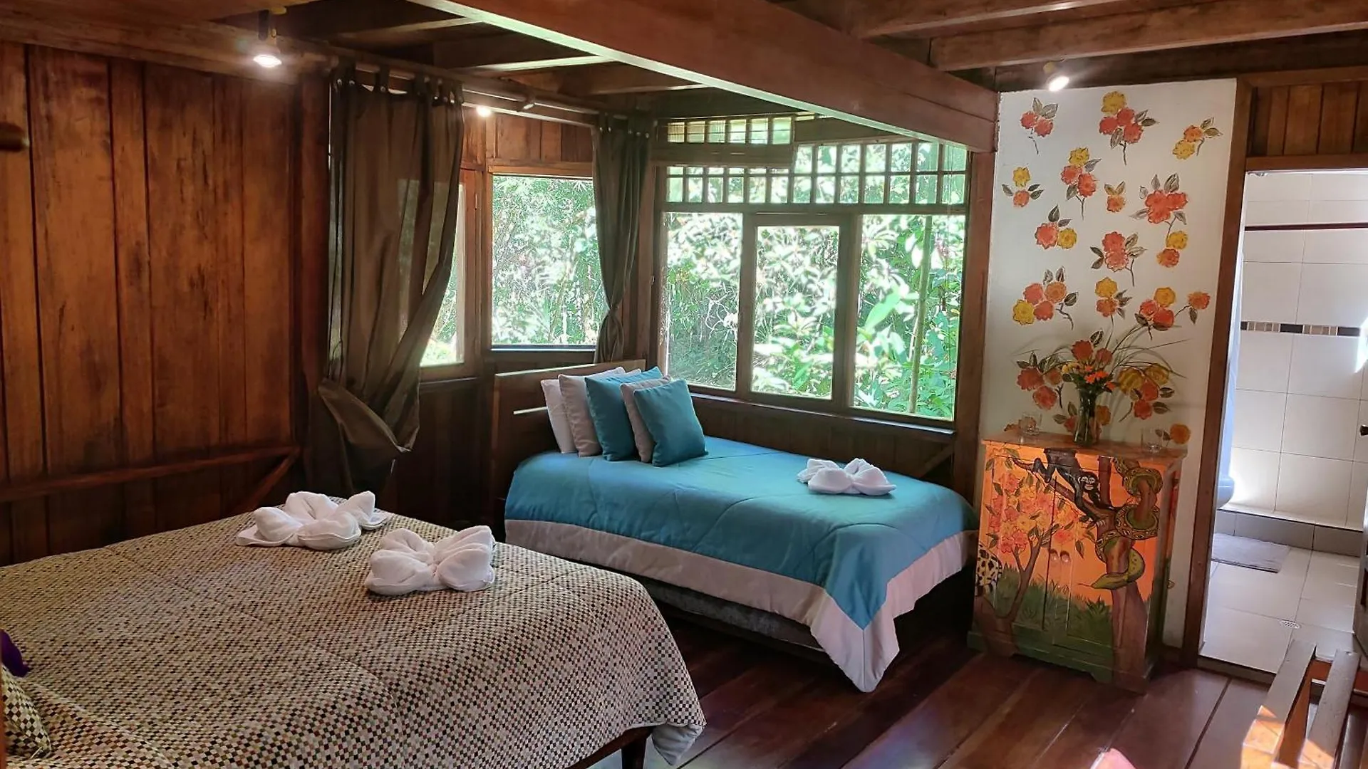 ホテル Mindo Garden Lodge And Wildlife Reserve