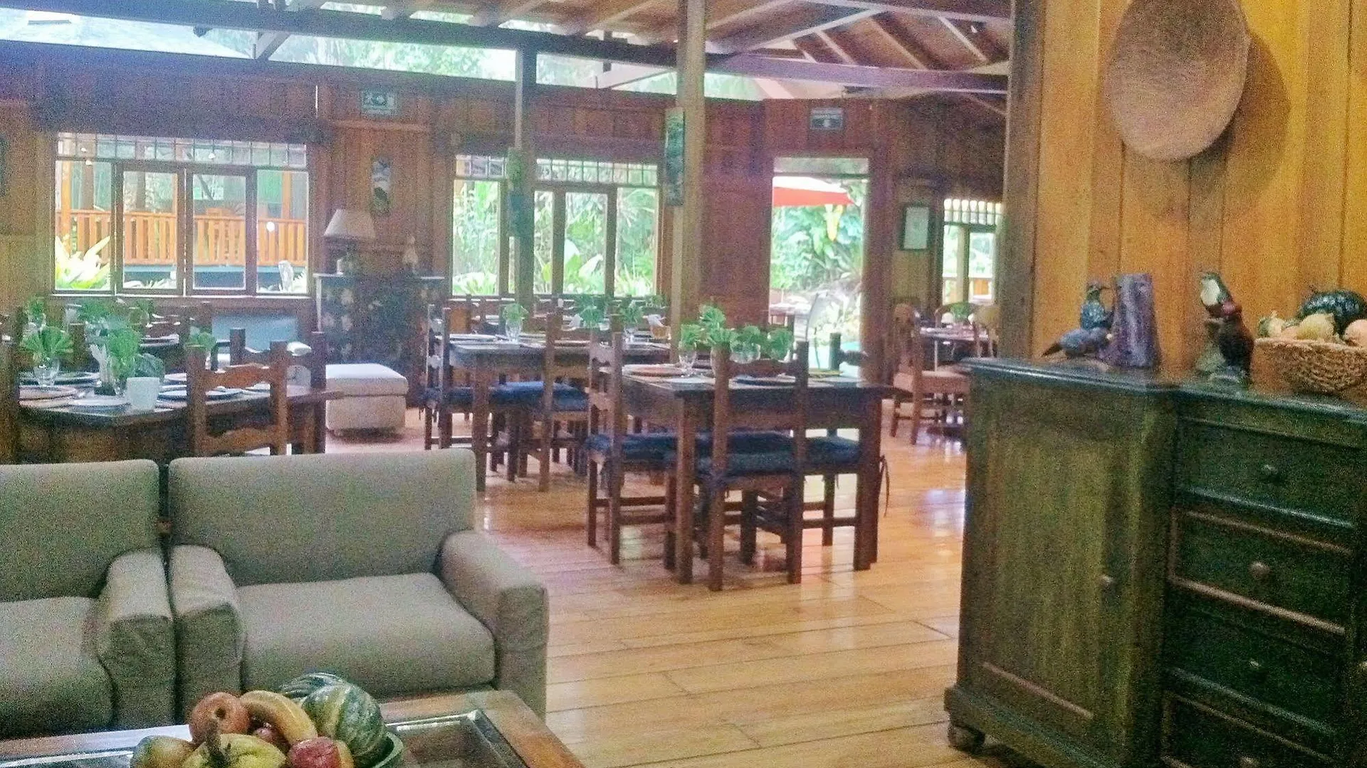 Отель Mindo Garden Lodge And Wildlife Reserve